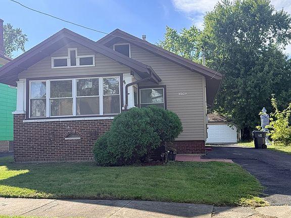 2nd image of 14948 Riverside Dr