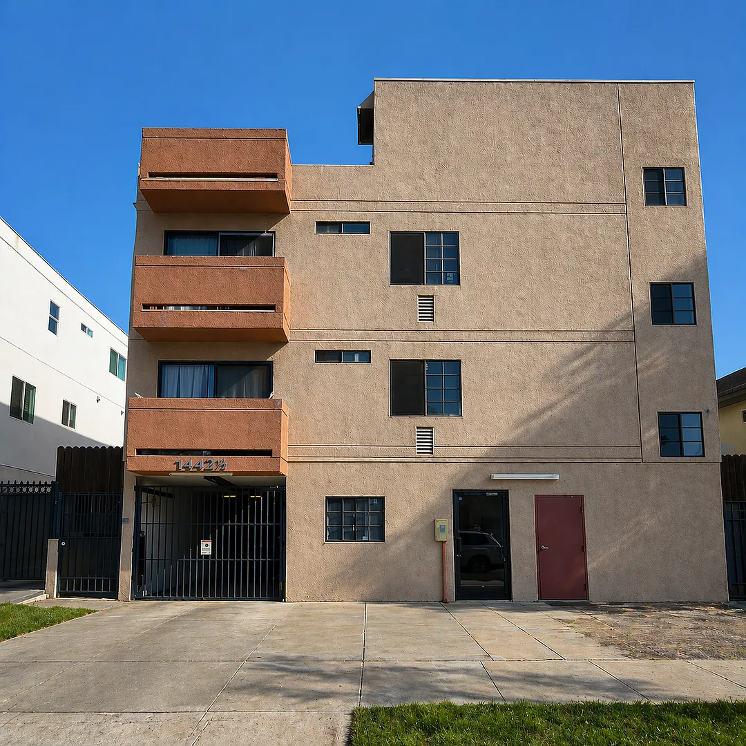14423 Tiara Street — Photo 3