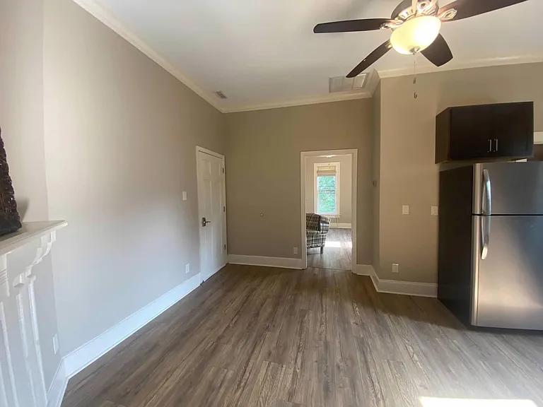 155 E Chestnut St #3 — Photo 3