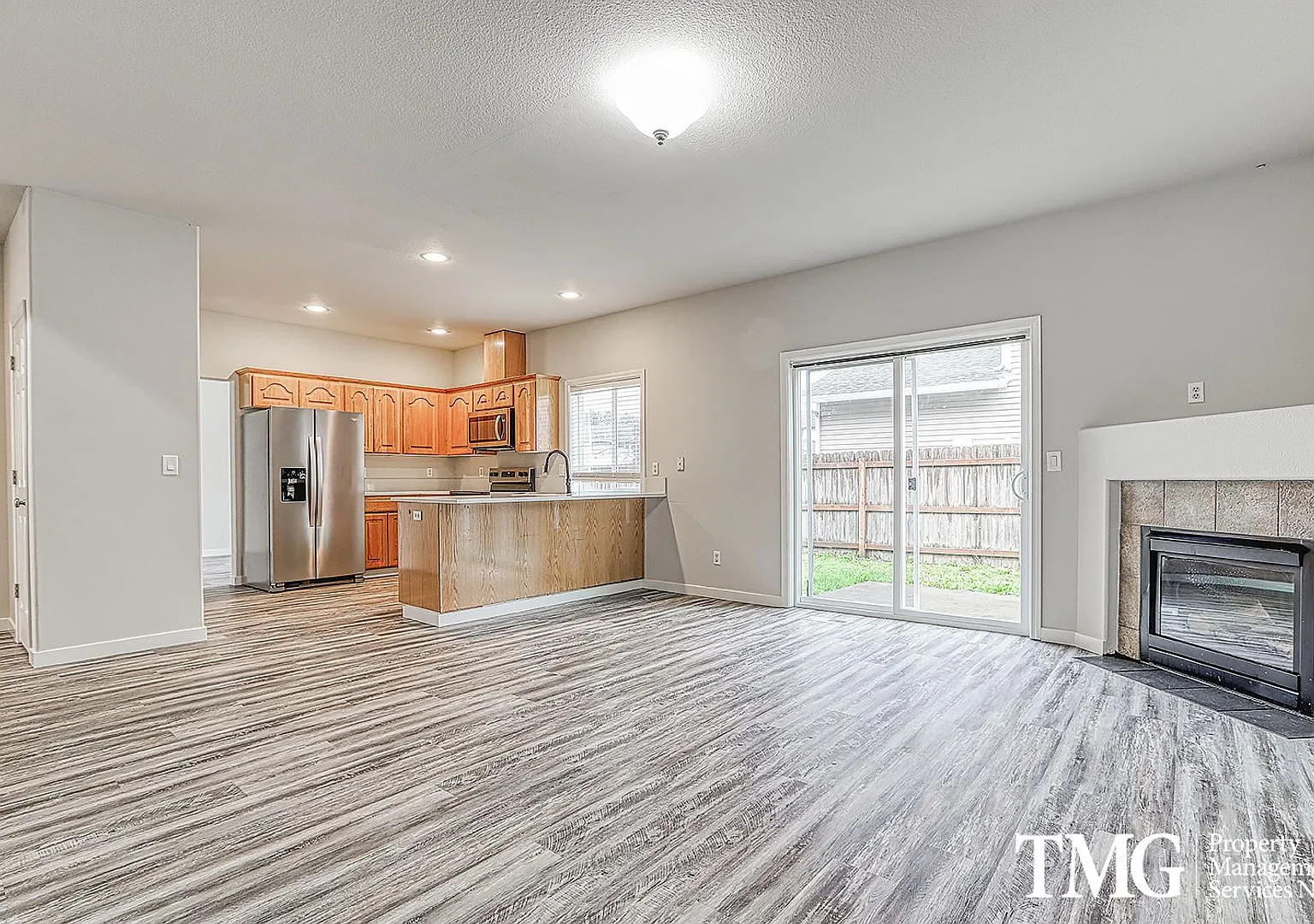 Corner Lot Spacious 4 Bedroom, 2.5 Bath Home In Curtin Creek Neighborhood! — Photo 4