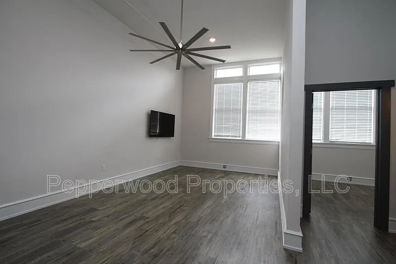 1 bed, 1.0 bath, 765 sqft, $1,225 — Photo 3