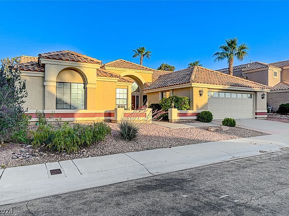 3rd image of 2112 Bachelor Ct
