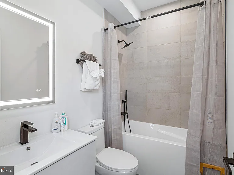 1307 Longfellow St NW #7 — Photo 17