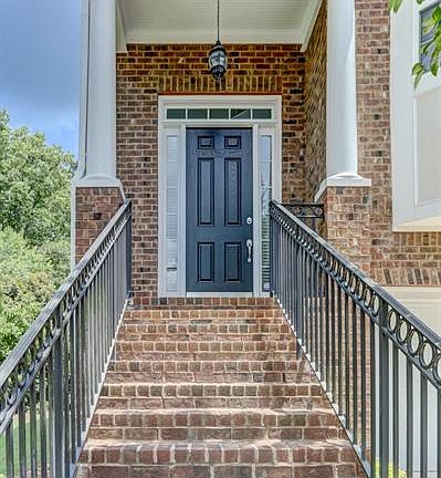 2nd image of 2981 Rivergreen Ln SE