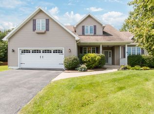 391 Hawthorne Dr, Williams Bay, WI 53191