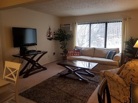 4th image of 1131 Michigan Ave E APT 11