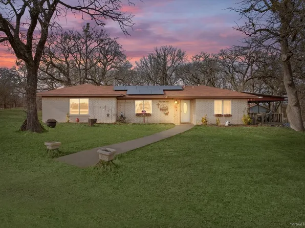 1832 W White Oak Rd, West, TX 76691