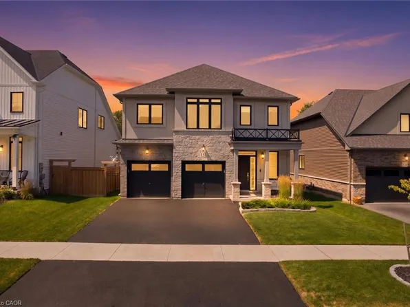 131 Terrace Dr, Grimsby, ON L3M 0L2