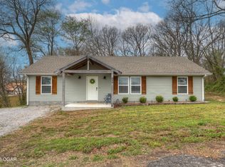 399 Hilltop Dr, Anderson, MO 64831