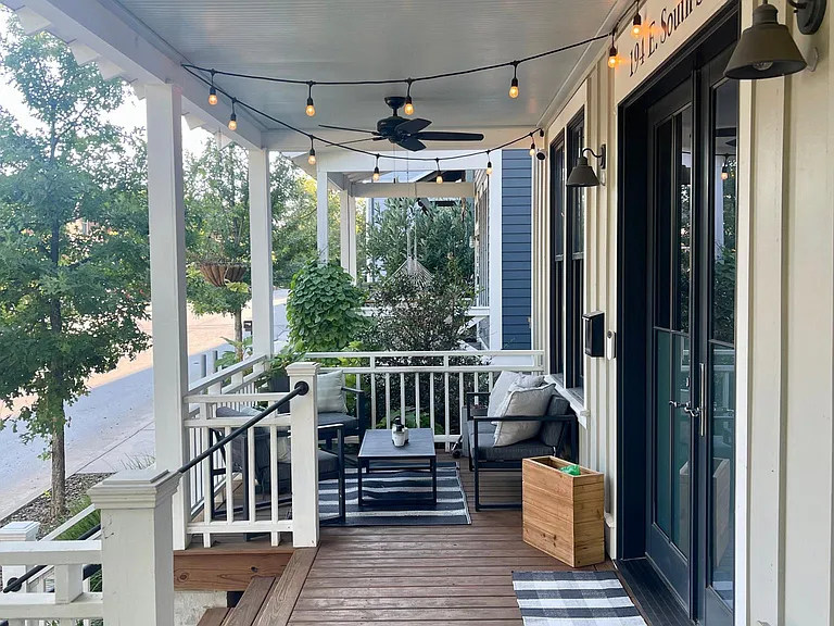 194 E South St — Photo 18