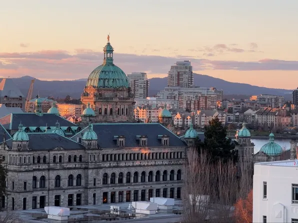 646 Michigan St #802, Victoria, BC V8V 0B7