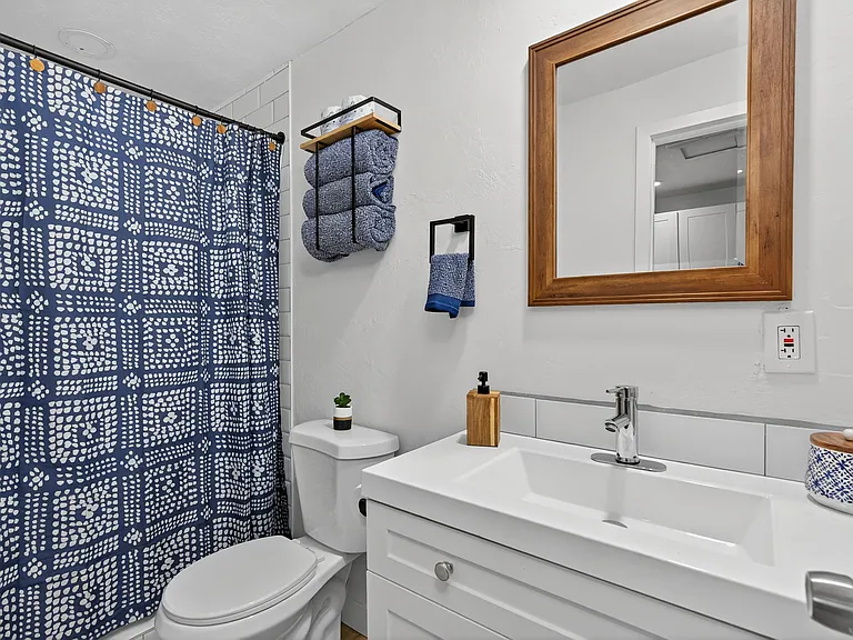1341 E Willetta St #A — Photo 18