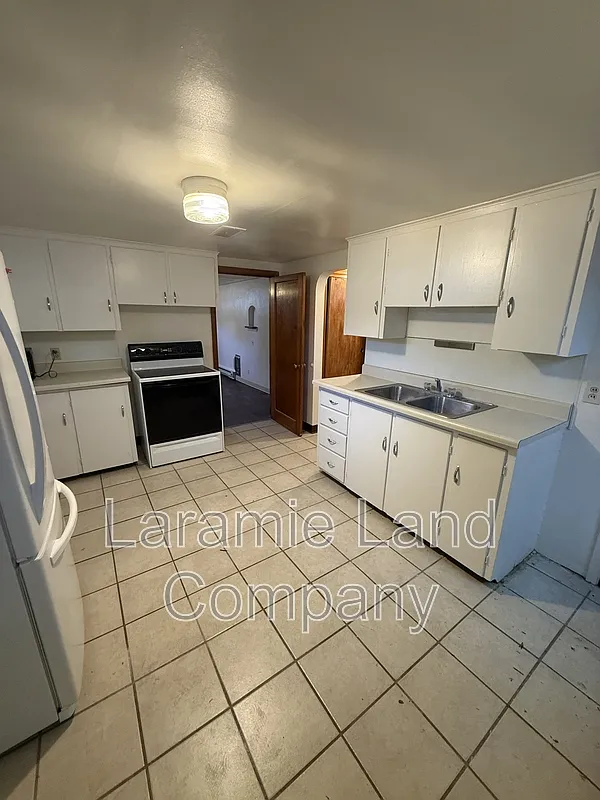 1 bed, 1.0 bath, $950 — Photo 3