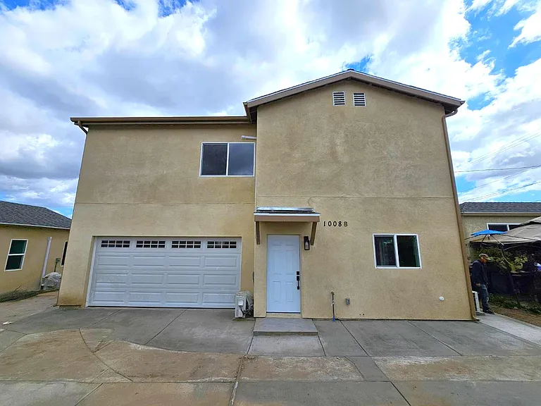 1008 S Bonnie Beach Pl #B — Photo 1