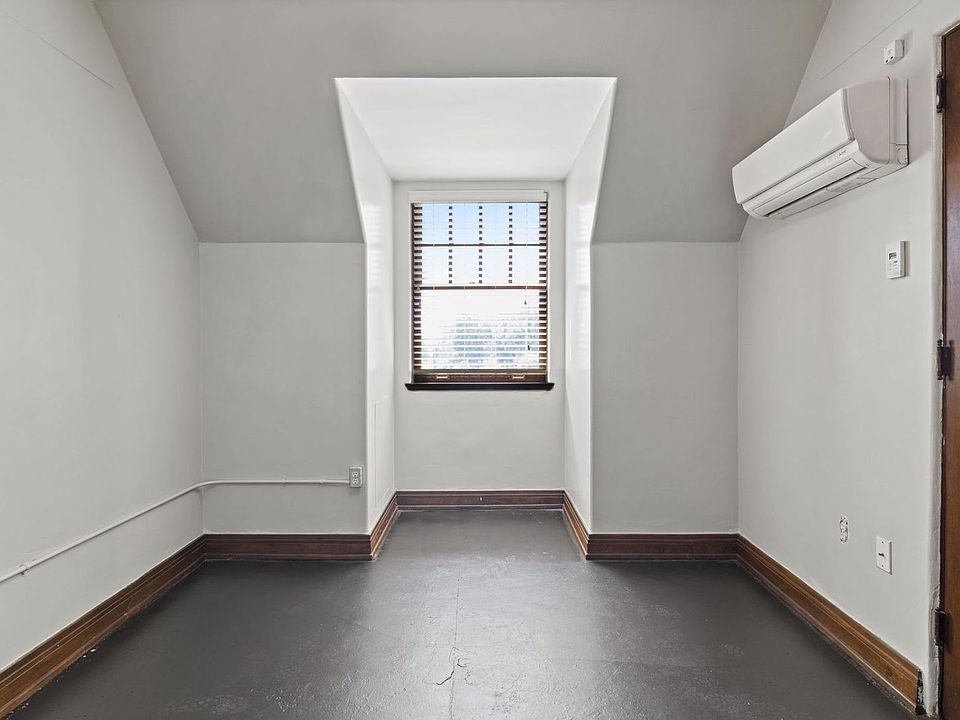 1st image of 202 Steeples Blvd #202