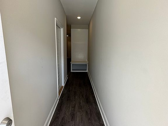 2nd image of 119 W Rossview Rd #3