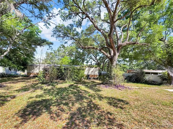 8041 E Southlake Dr, Floral City, FL 34436