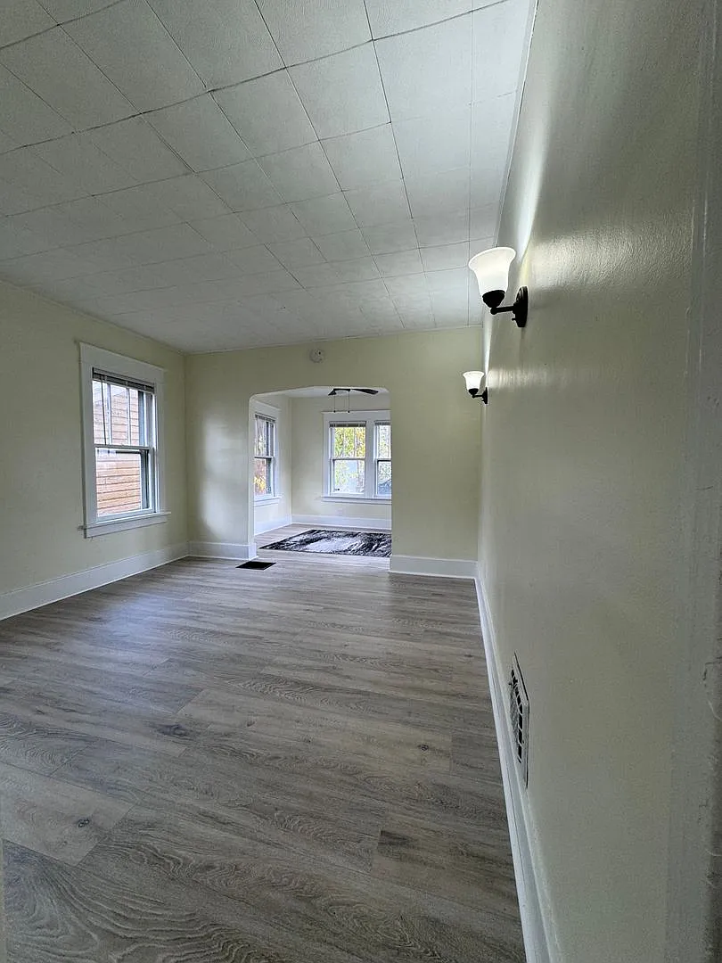 Building Photo - 115 Tennyson Ave