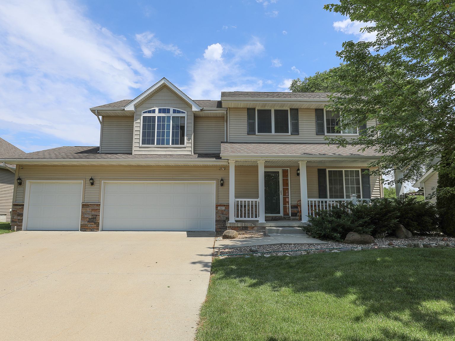 3607 Brook Run Dr, Des Moines, IA 50317 Zillow