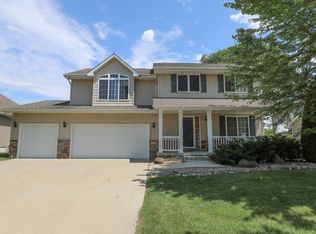 3607 Brook Run Dr, Des Moines, IA 50317