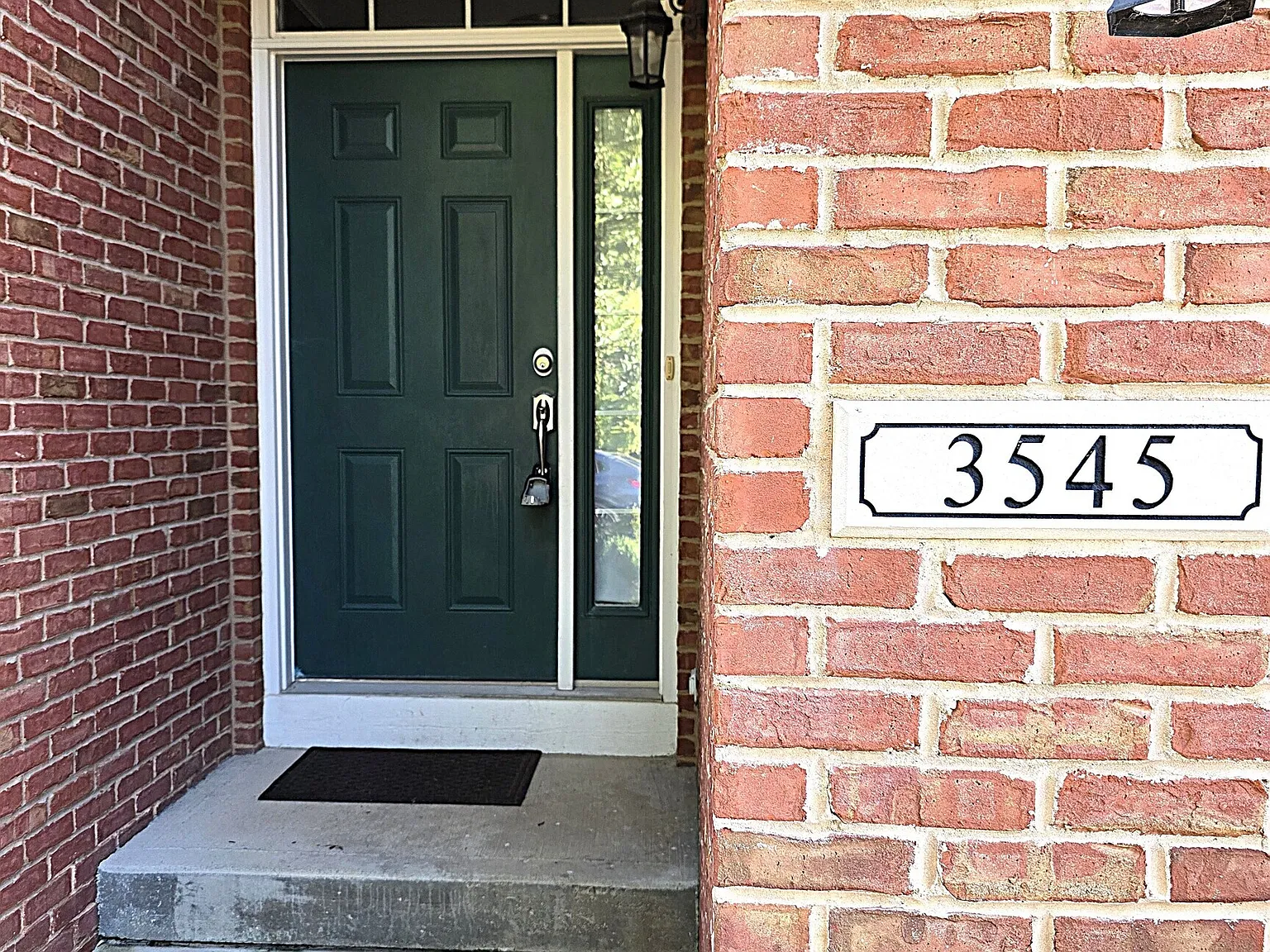 5 bed, 3.0 bath, 3391 sqft, $3,295 — Photo 2