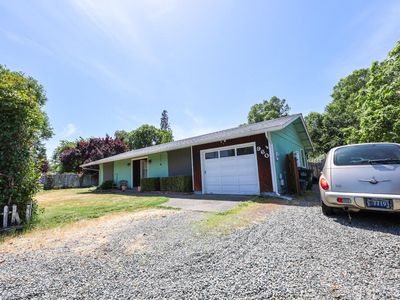 960 Schroeder Ln, Grants Pass, OR, 97527