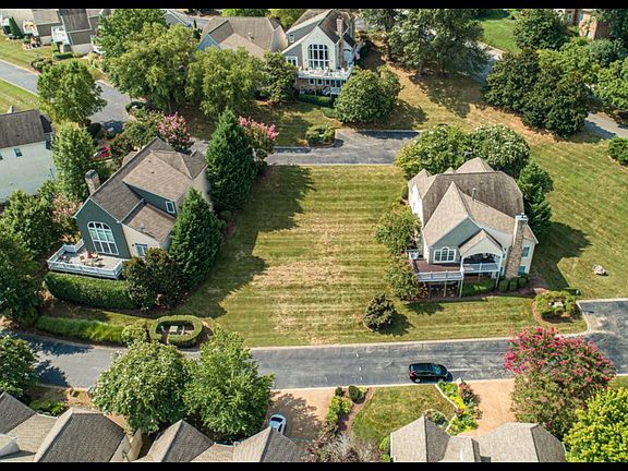 5th image of 2105 Cottage Row Ln