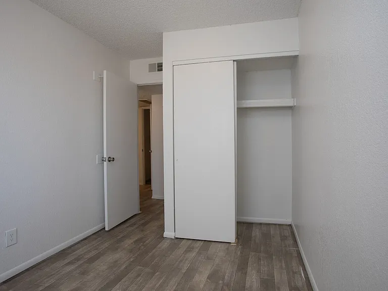 Mountain Lakes Apartments — Photo 1