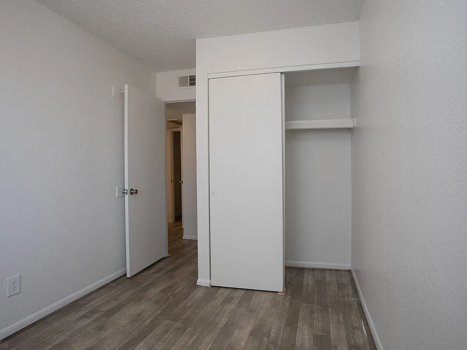 Mountain Lakes Apartments