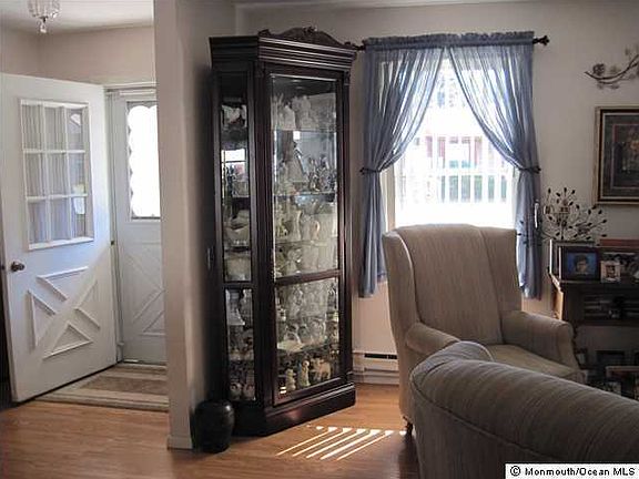 5th image of 52 Milford Avenue