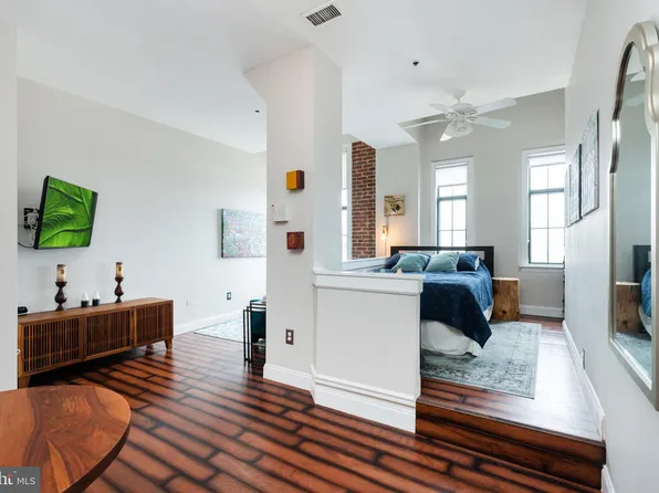 315 New St APT 611, Philadelphia, PA 19106