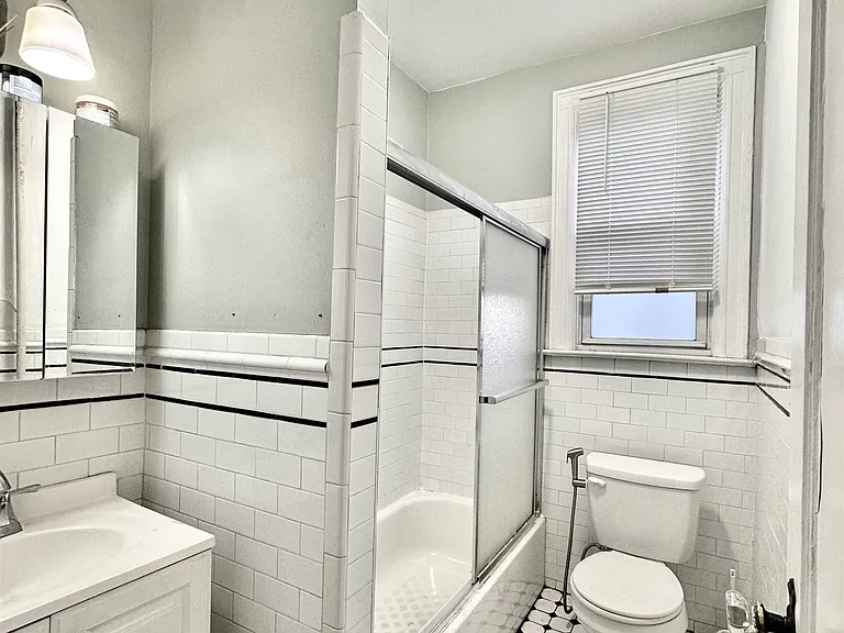 286 Fulton Ave — Photo 12