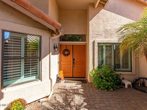 3rd image of 325 N La Arboleta Dr