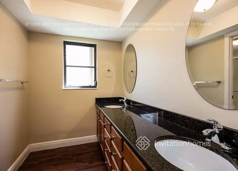 2212 Viscaya Pkwy — Photo 22