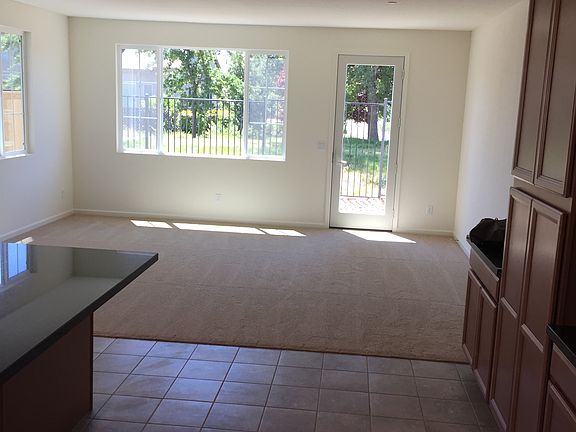 4th image of 10898 Arrington Dr