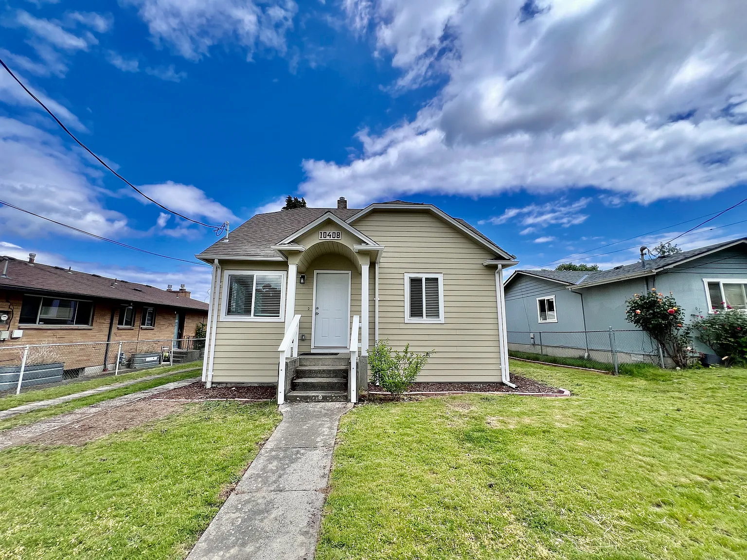 4 bed, 1290 sqft, $3,200 — Photo 1