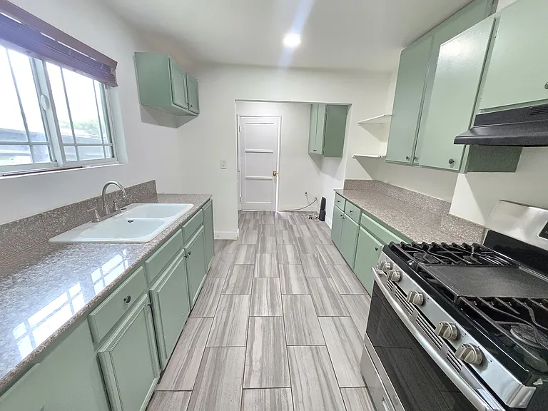 8154 Potter Ave — Photo 2