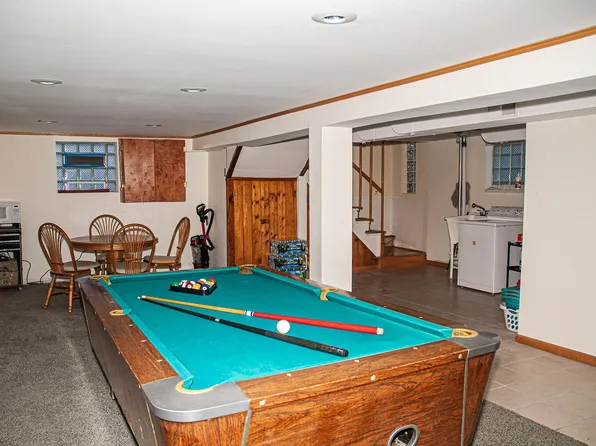 8236 S Albany Ave, Chicago, IL 60652