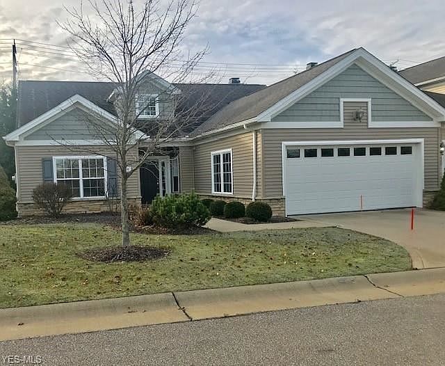 1st image of 860 Magnolia Oval