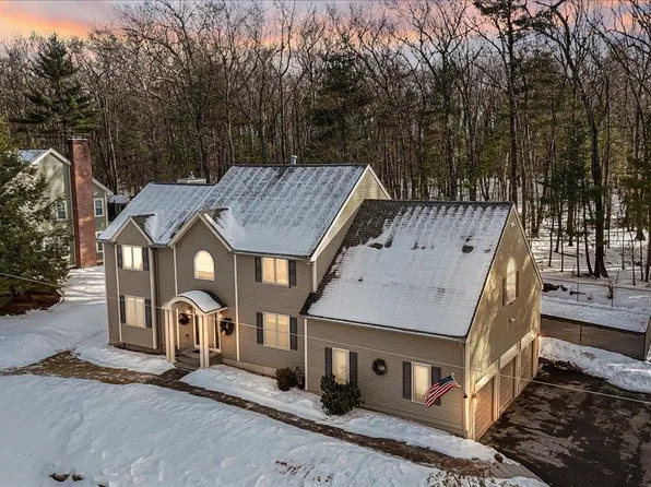15 Cameron Drive, Nashua, NH 03062