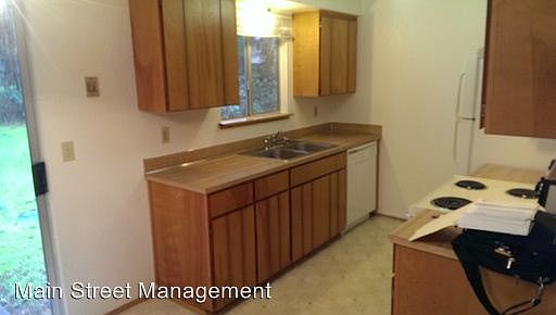 4th image of 19212 5th Ave E
