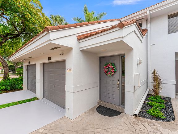 3rd image of 994 NW 93rd Avenue