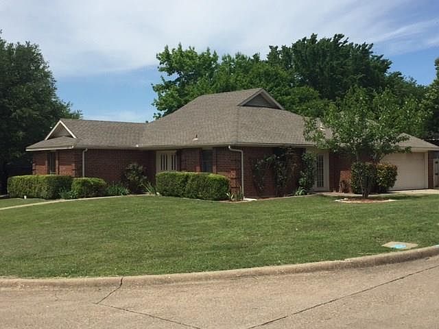1st image of 221 Darrin Dr