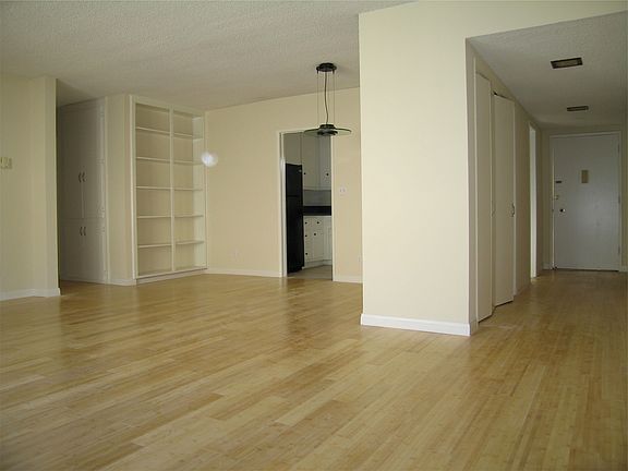 Entry,Living room, dining area