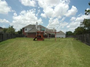 8209 Lakeway Ct, Pearland, TX 77584