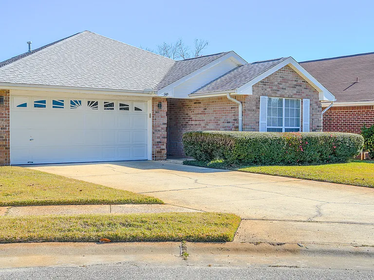 745 Olivia Ct — Photo 2