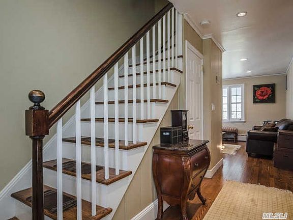 2nd image of 3 Tanglewood Ct