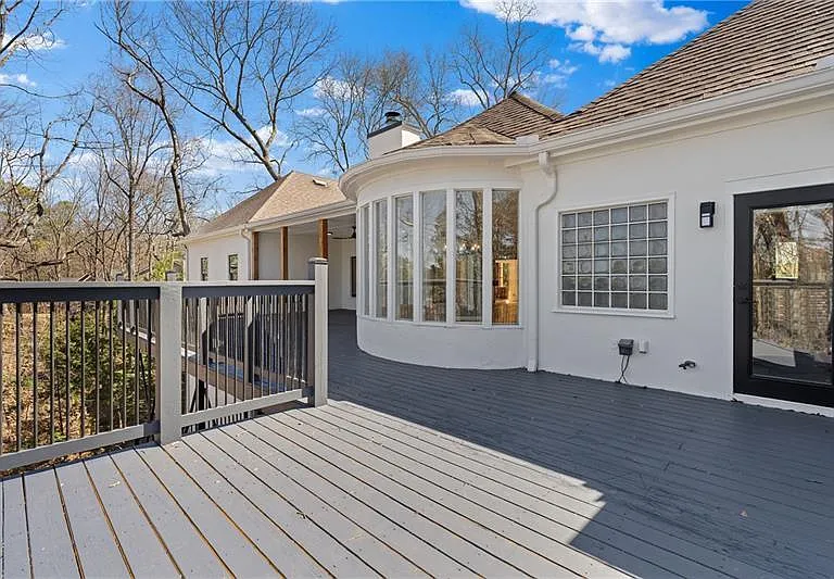 350 Kelson Dr — Photo 28