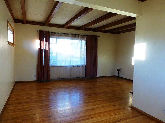 5th image of 2108 Rainbow Ave