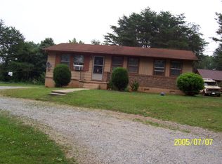 141 Oak Grove Rd, Keeling, VA 24566